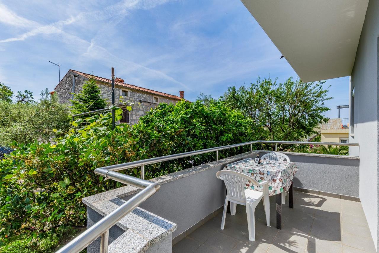 Apartment Lorencin Milka *