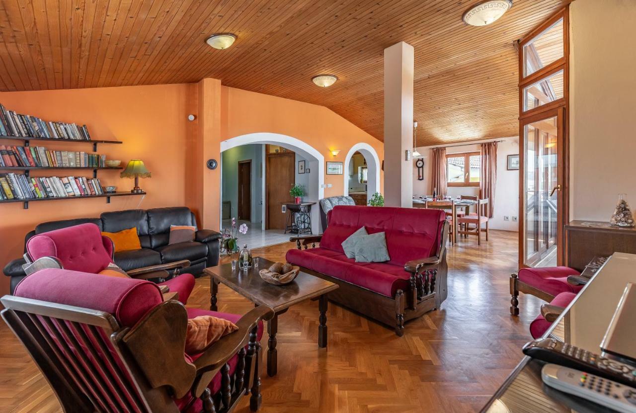 Apartment Lorencin Milka