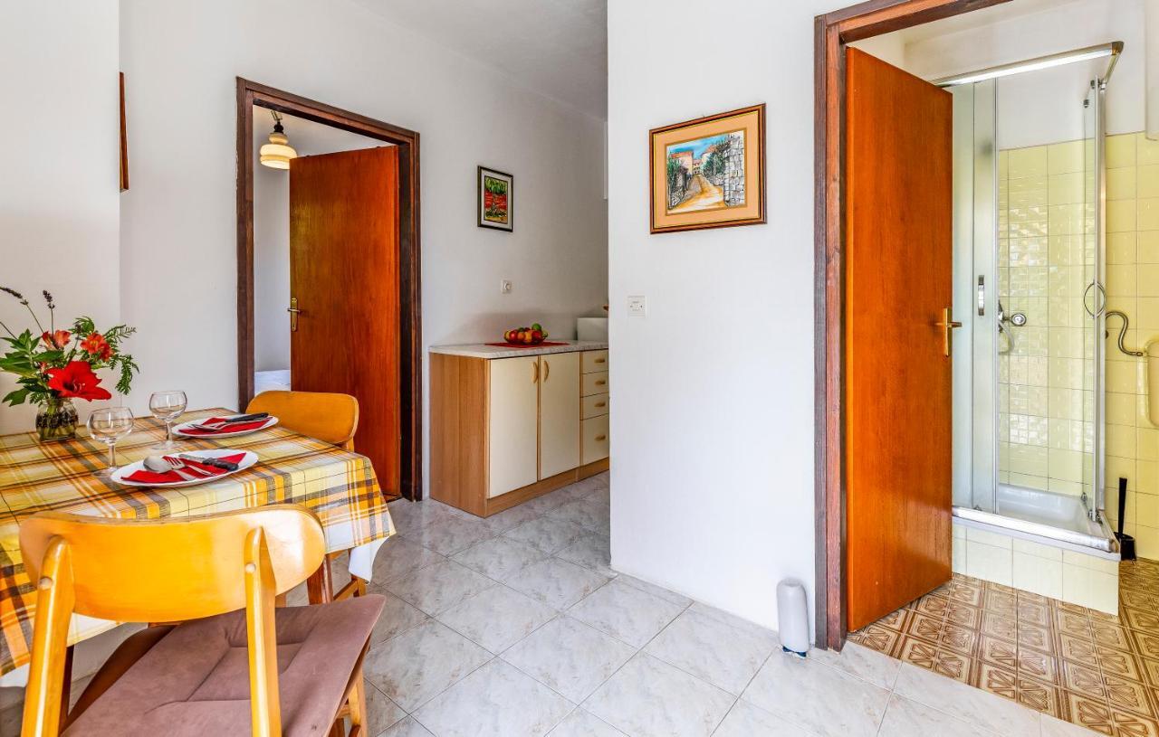 Apartment Lorencin Milka