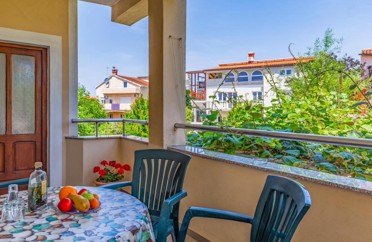 Apartment Lorencin Milka *