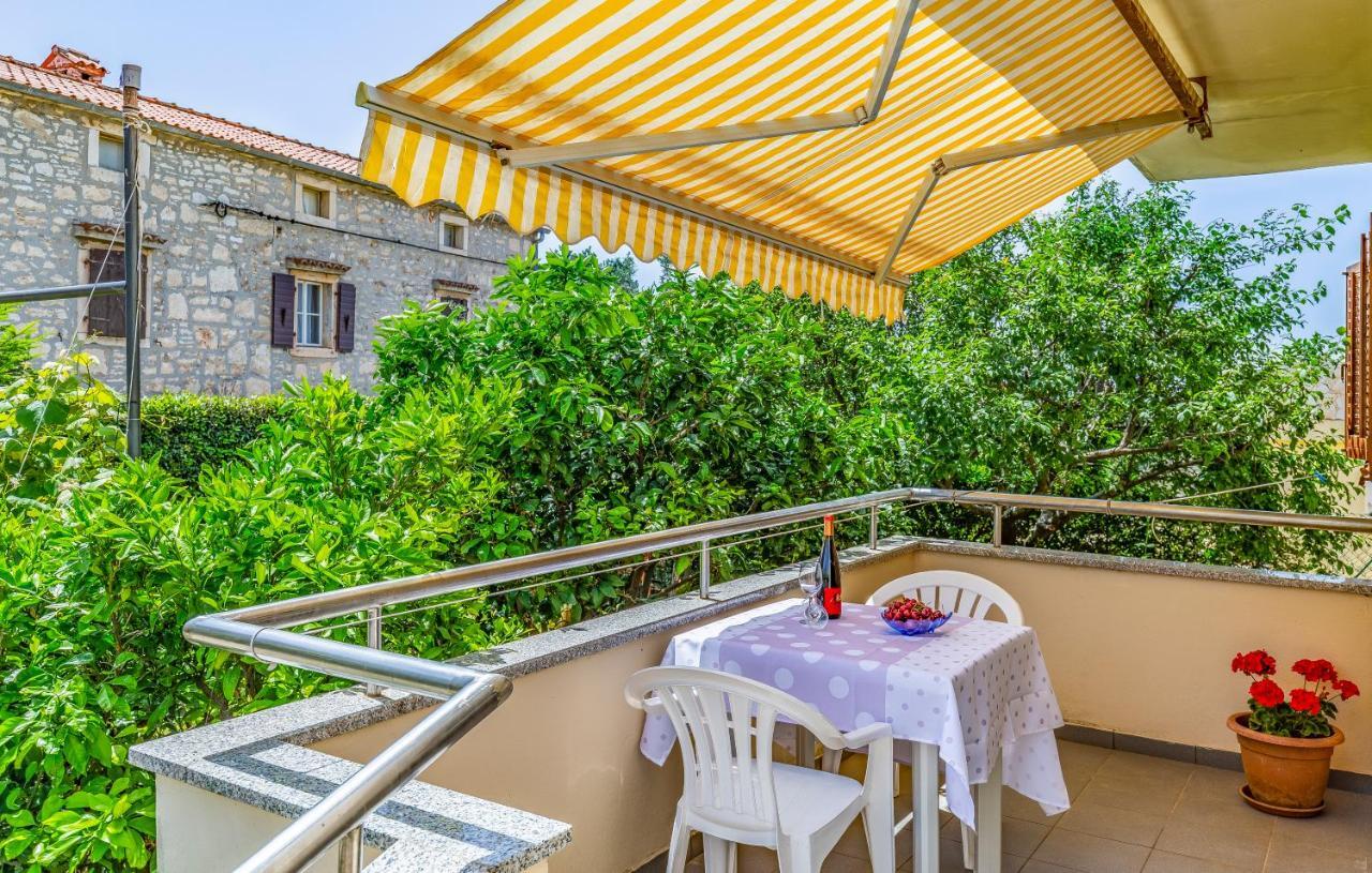 Apartment Lorencin Milka *