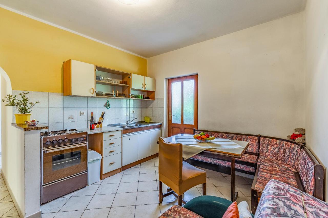 Apartment Lorencin Milka *